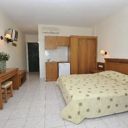Hotel Vantaris Corner 3*