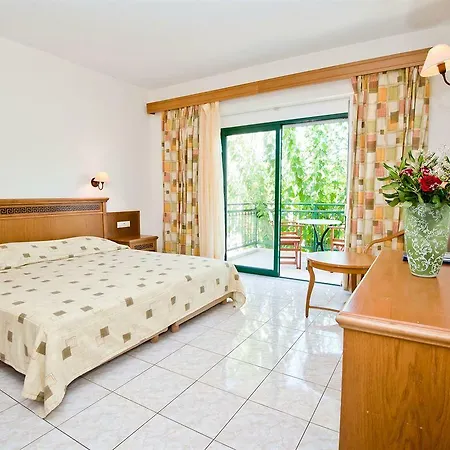 Hotel Vantaris Corner 3*